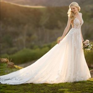 Martina Liana- Gorgeous Wedding Dress with Beaded Details and Floral Lace